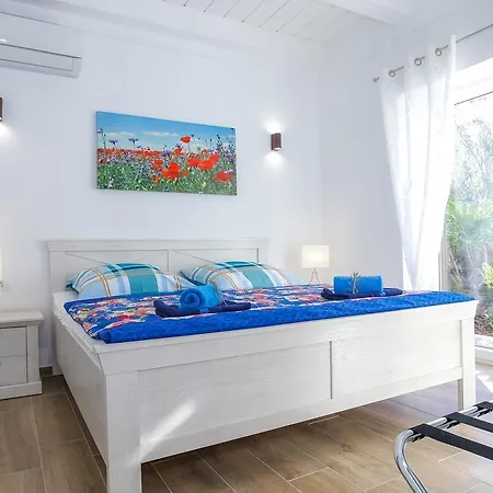 Dino Villa