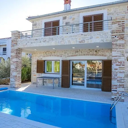 Villa Dino Lukoran